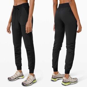 Lululemon Beyond the Studio Jogger in Black - Size 4